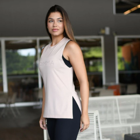 Blusa regata com fenda