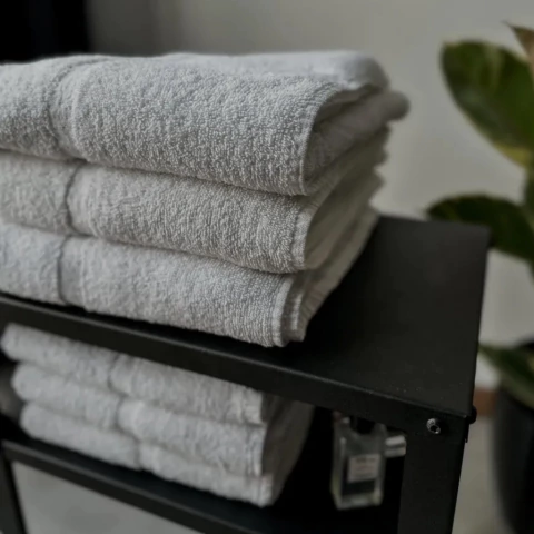 Toalla de mano hotelera 500 g/m². - 100% algodón - comprar online