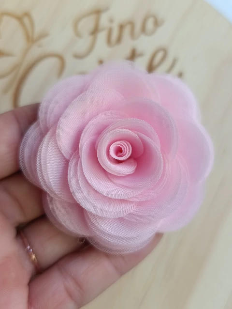 FLOR DELICADA EM VOAL (6,5CM)- UNIDADE na internet