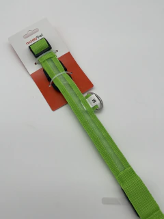 Imagen de Collar con luz led- para perros medianos