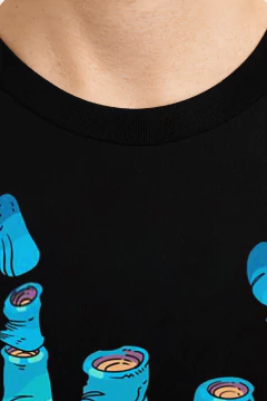 Imagem do Camiseta Streetwear HEAVY – Estampa Exclusiva The Wizard Hand, 100% Algodão Premium, Confortável e Estilosa