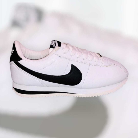TENIS NIKE CORTEZ BLANCOS CLASICOS - comprar en línea