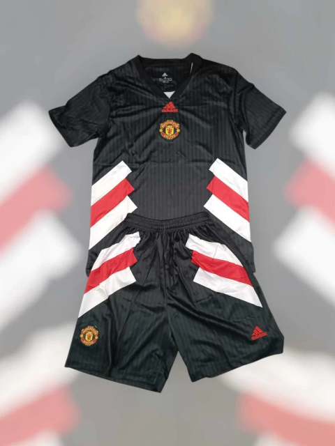 SET LIQUIDACION MANCHESTER UNITED RETRO 67 - comprar en línea