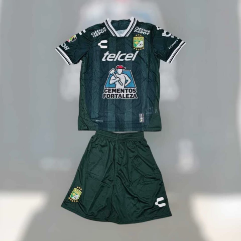 SET PREMIUM LEON VERDE 25/26 - comprar en línea