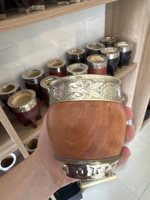 Imperial algarrobo con base de alpaca cincelada - comprar online