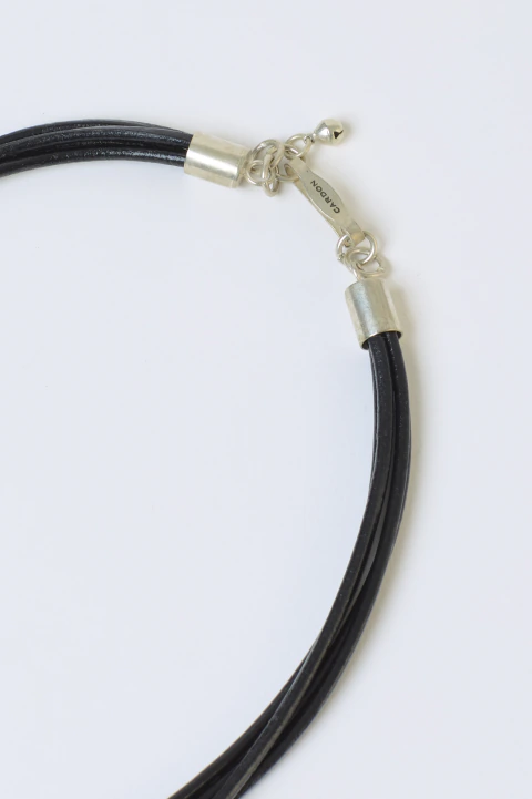 Collar Aguirre en internet