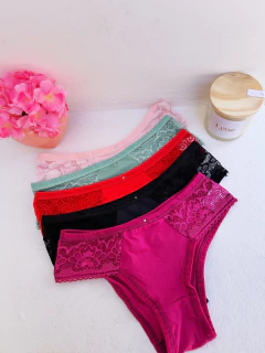 Calcinha Lateral Renda