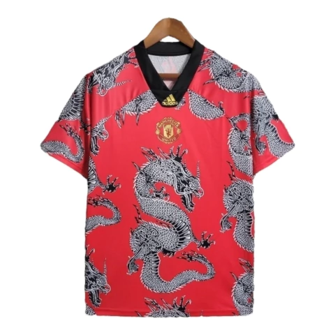 Camisa Retrô Manchester United Edição Especial Ano Novo Chinês 20/21 - Masculina Adidas - Vermelha com detalhes em preto e branco