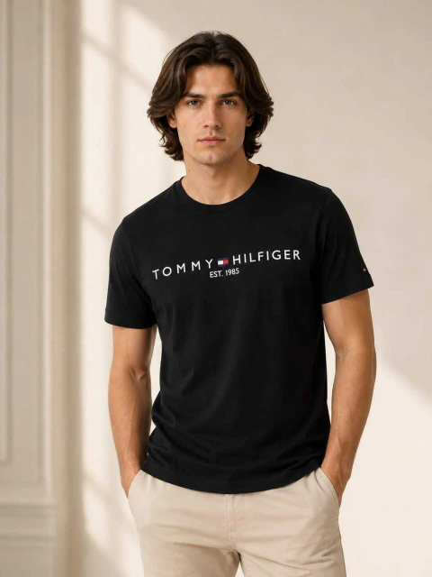 Camiseta Masculina TH EST 1985 Gramática Grande Preta