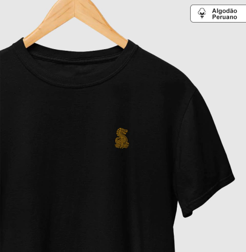 Nessie - Emblema | Camiseta em Algodão Peruano