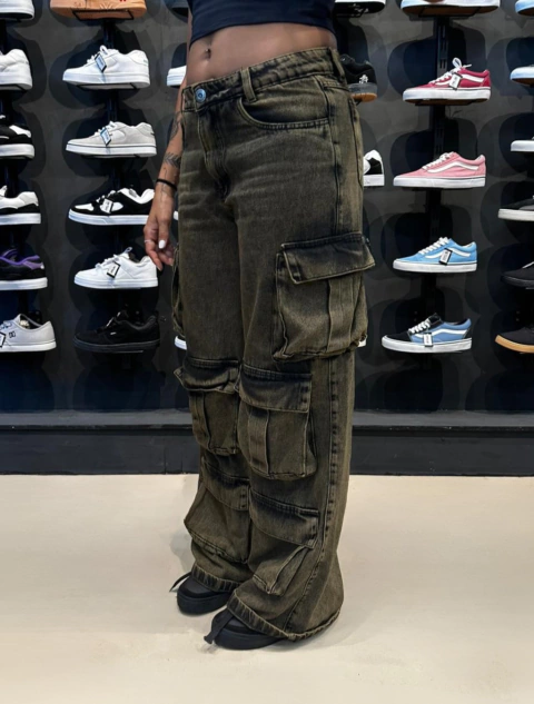 Calça Jeans Cargo Marrom Efeito Sujinha Eruthy