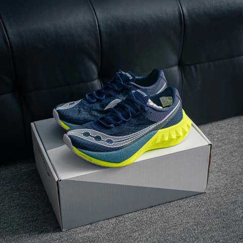 SAUCONY Endorphin Pro 4