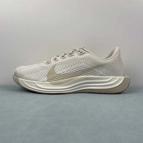 NIKE Pegasus PLUS