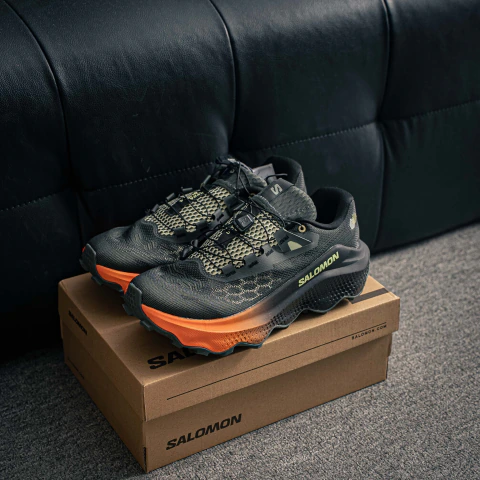 SALOMON Ultra Glide 4