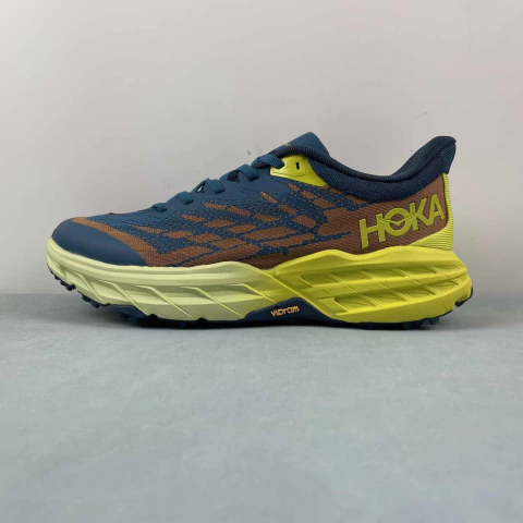 HOKA Speedgoat 5