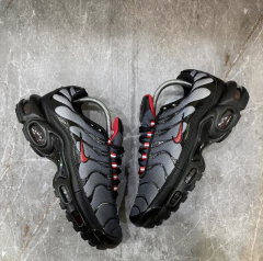 Tênis Air Max Plus Drácula (Preto/Vermelho) - comprar online