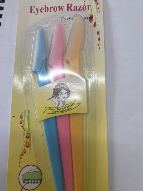 Eyebrow razor