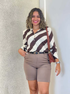BERMUDA SOCIAL COM CINTO EM ALFAIATARIA DANIELE CAQUI