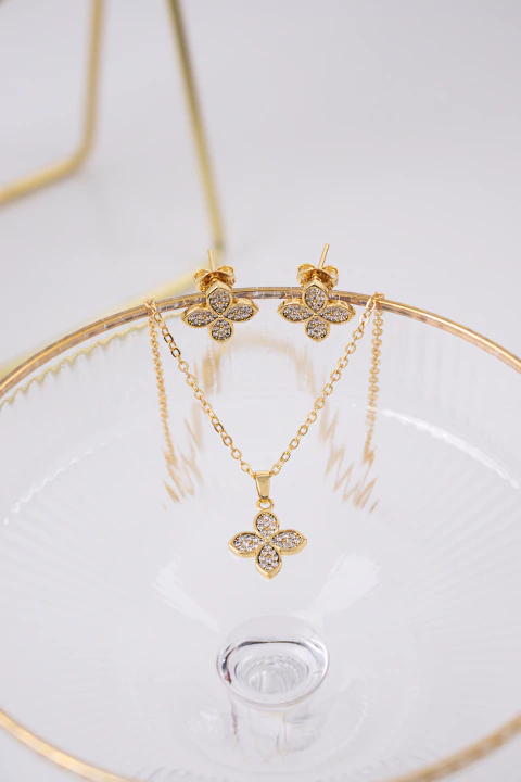 Kit de colar + Brinco Lily - Dourado
