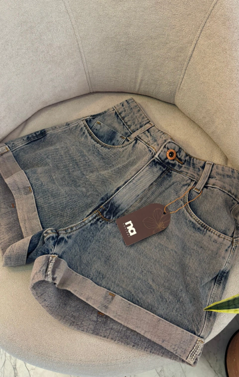 short jeans "sujo"