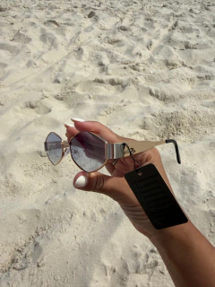 Óculos Capri na internet