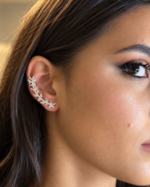 Brinco ear cuff cristais