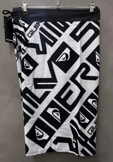 Bermuda Quiksilver Plus Size