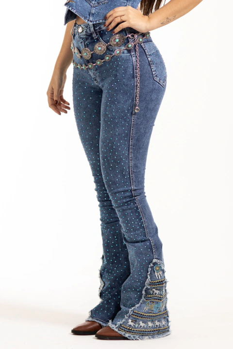 Calça Jeans Stoned Bordada Miss Texas Blue Strass Ref. TR199