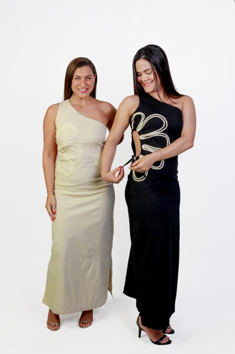 Vestido Assimétrico nas cores areia e preto