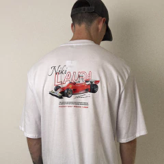 Remera Ferrari Niki Lauda F1 + Hotwheel (de regalo) - Rev Cult