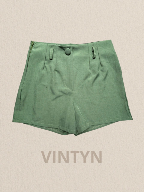 Short Alfaiataria modelo Zara com botão forrado e zíper lateral invisível. Modelagem estruturada que valoriza a cintura