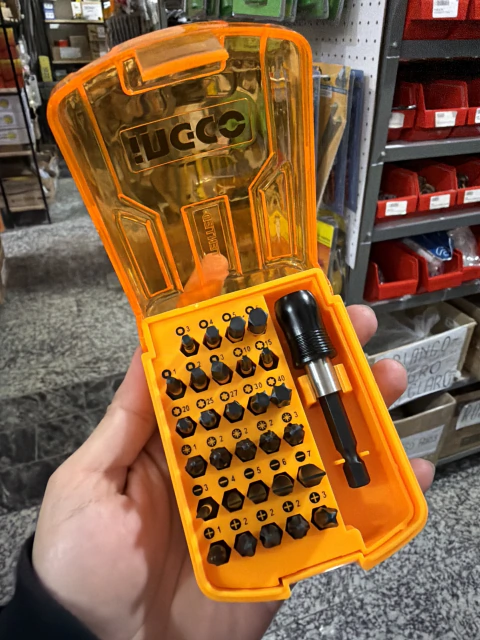 AKSD68303- SET X30 PUNTAS DE IMPACTO PARA ATORNILLAR EN CAJA PLASTICA INDUSTRIAL INGCO