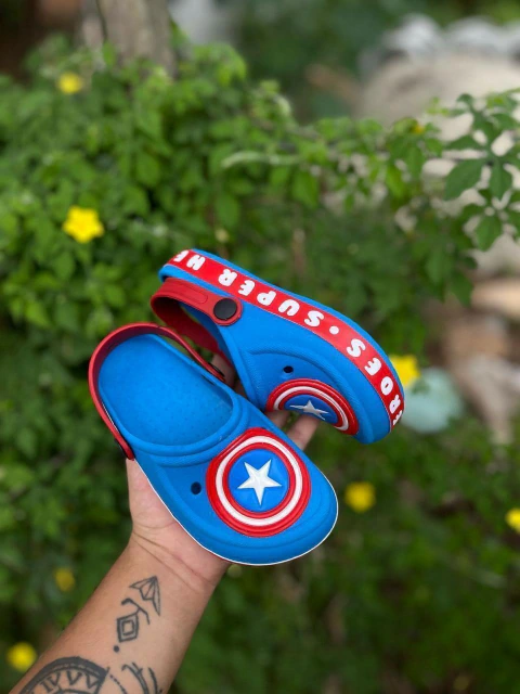 Babuche Kids personagens - capitão america - Azul - Vermelho