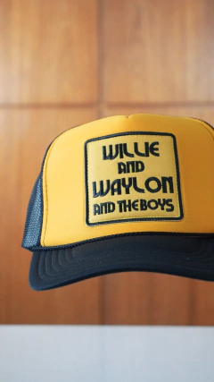 Boné Willie, Waylon And The Boys | Preto e Amarelo - comprar online