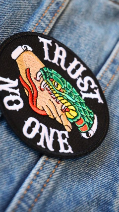 Patch Trust No One - Honk Brand