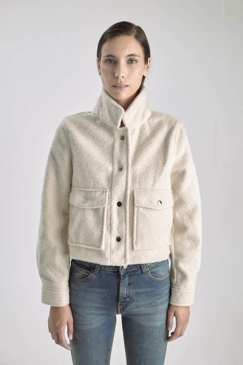 CELINE | CHAQUETA NATURAL CORTA CON BOLSILLOS PLAQUE CON TAPA TALLES DEL 36 AL 42 VERTU