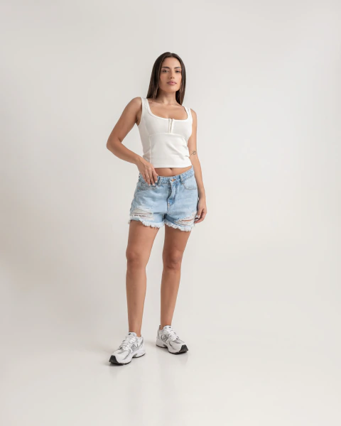 2502-3TL | TRAVIS SHORT JEAN CELESTE CON ROTURA GRANDE Y RUEDO DESFLECADO RÍGIDO VERTU