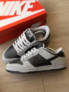DUNK LOW SB LIGHT SMOKE GREY