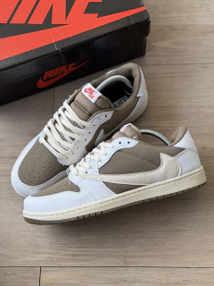 AIR JORDAN 1 TRAVIS SCOTT OFF/ BEGE