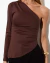 Blusa Agatha Um Ombro Só Marrom na internet