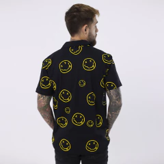 Camisa Nirvana Smiley Face na internet