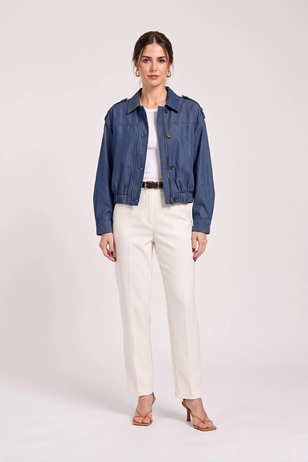 Jaqueta balonê ampla jeans REST1832 vestida aberta com calça off-white
