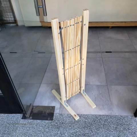 Puerta Tijera con patas sin tornillo
