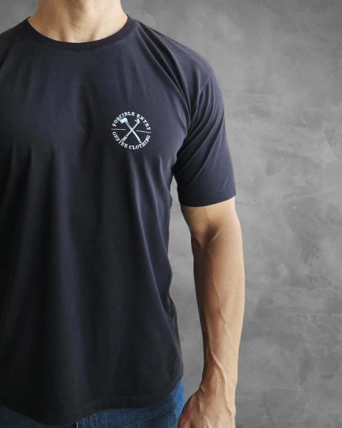 Camiseta estonada unissex preto e branco - Halligan