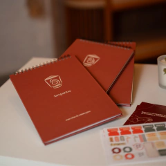 Bloco e Livro, um kit devocional que te ensina ouvir a voz de Deus na internet