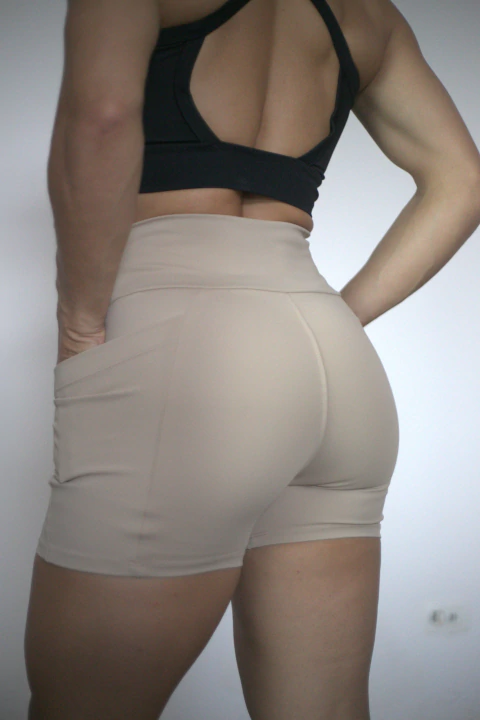 SHORTS C/ BOLSO LATERAL - comprar online