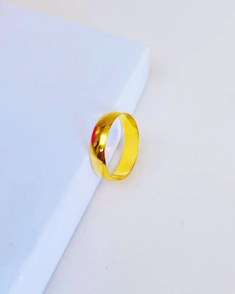 Aliança Larga Folheada a Ouro 18k.