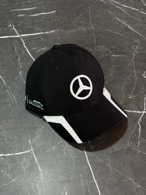 BONÉ MERCEDES