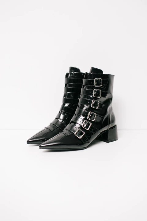 [34 ao 40] botas goth pikes de vinil caffeine