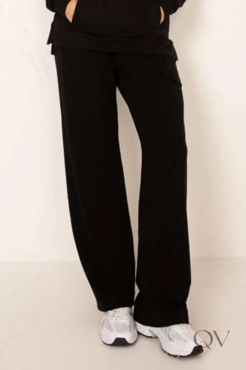 CALÇA EM MOLETOM PRETO - LEKAZIS - comprar online